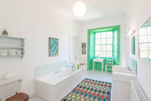 Downiepark House · Jack’n Jill Bathroom