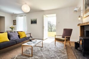 East Campsie Lounge